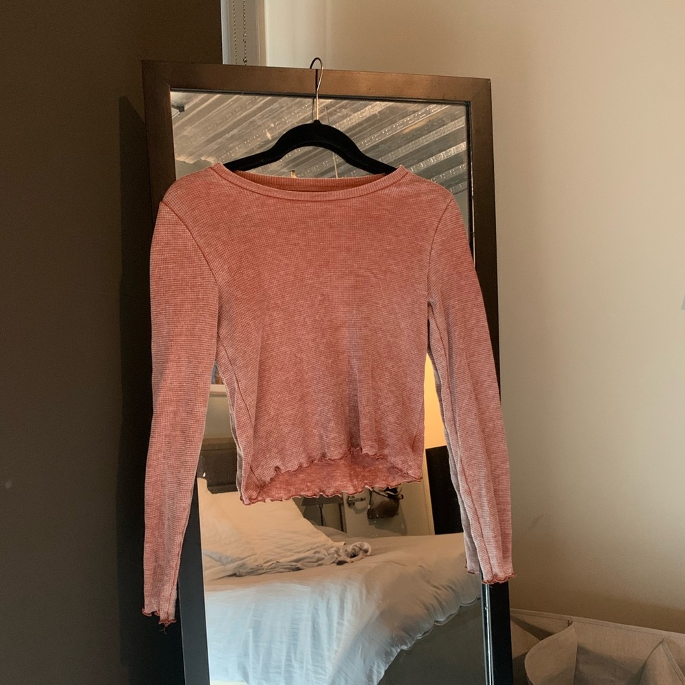 Cropped waffle material long sleeve- good condition smoke and pet free home.